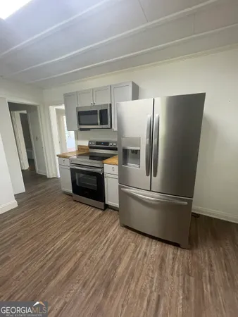 $1,800 | 331 East Main Street, Statesboro, GA 30458