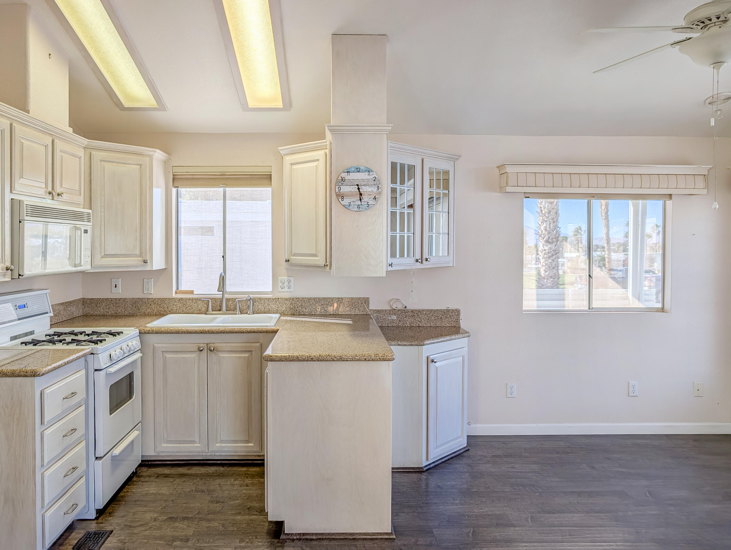 70200 Dillon Road, Unit 376 Desert Hot Springs, CA 92241 - Photo 17 of 42 376-22
