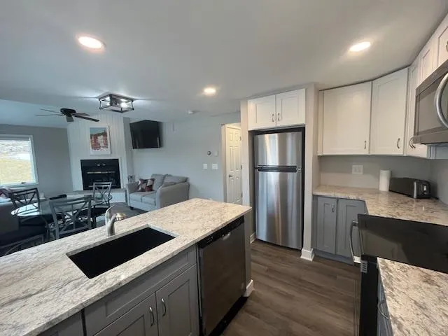 $205,000 | 10 Farmstead Drive, Galena, IL 61036