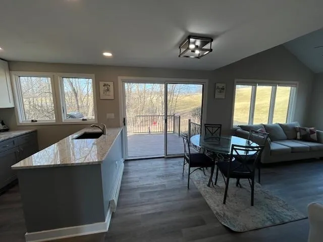 $205,000 | 10 Farmstead Drive, Galena, IL 61036