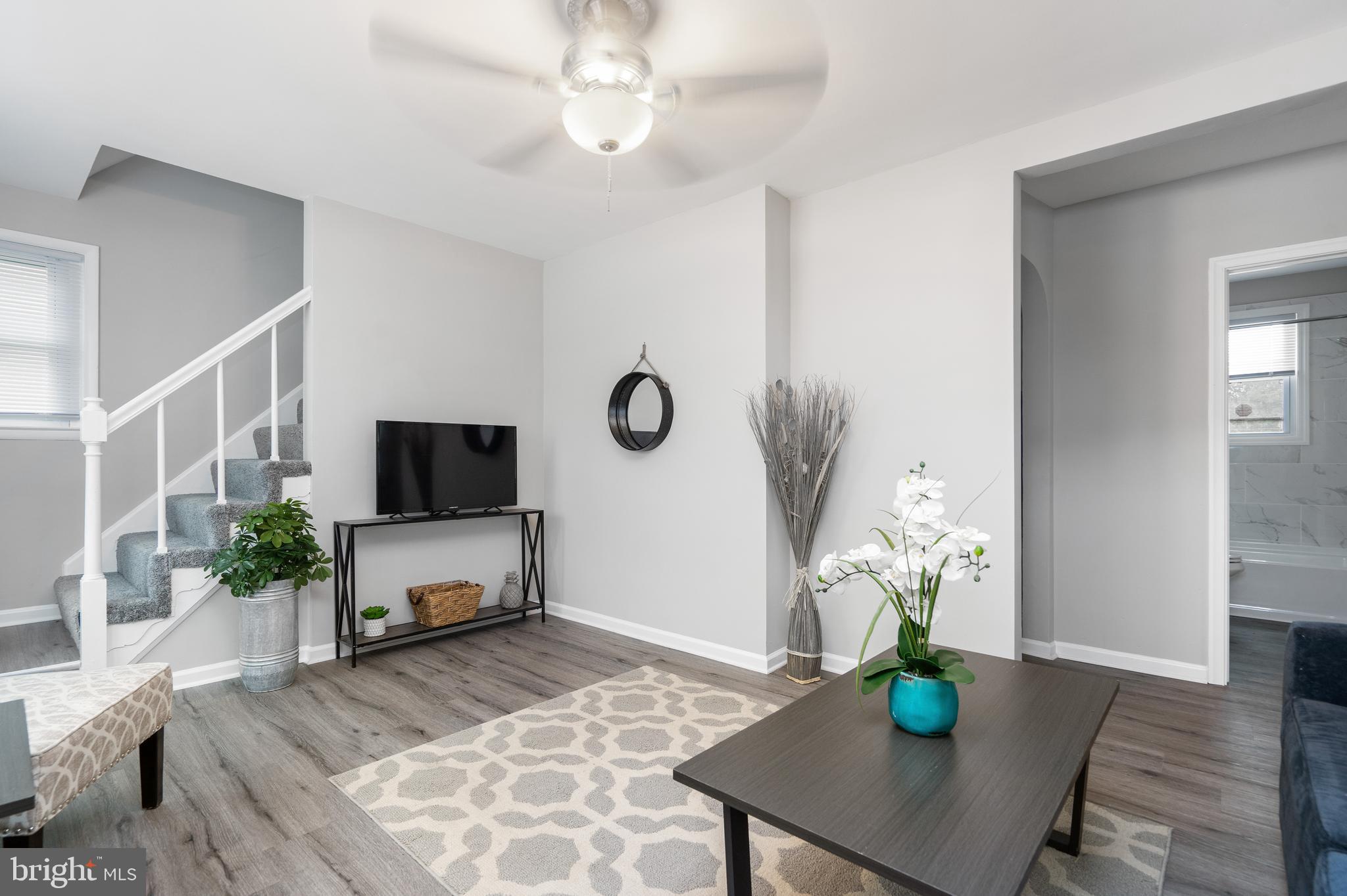 8113 Analee Avenue Rosedale, MD 21237 - Photo 5 of 34 Sunny and Warm Living Room