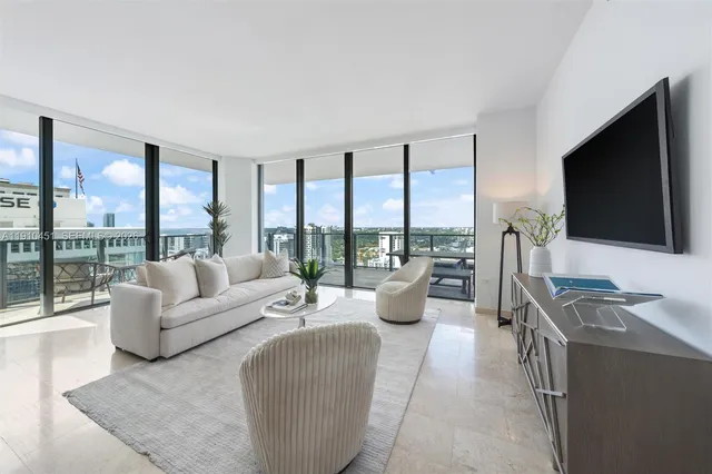 $1,661,000 | 88 Southwest 7th Street, Unit 2602, Miami, FL 33130