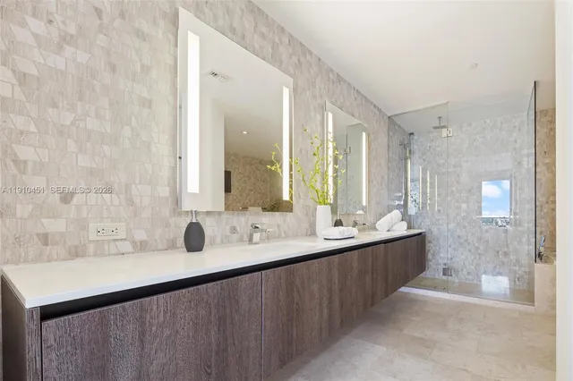 $1,661,000 | 88 Southwest 7th Street, Unit 2602, Miami, FL 33130