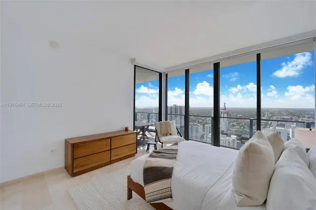 $1,661,000 | 88 Southwest 7th Street, Unit 2602, Miami, FL 33130