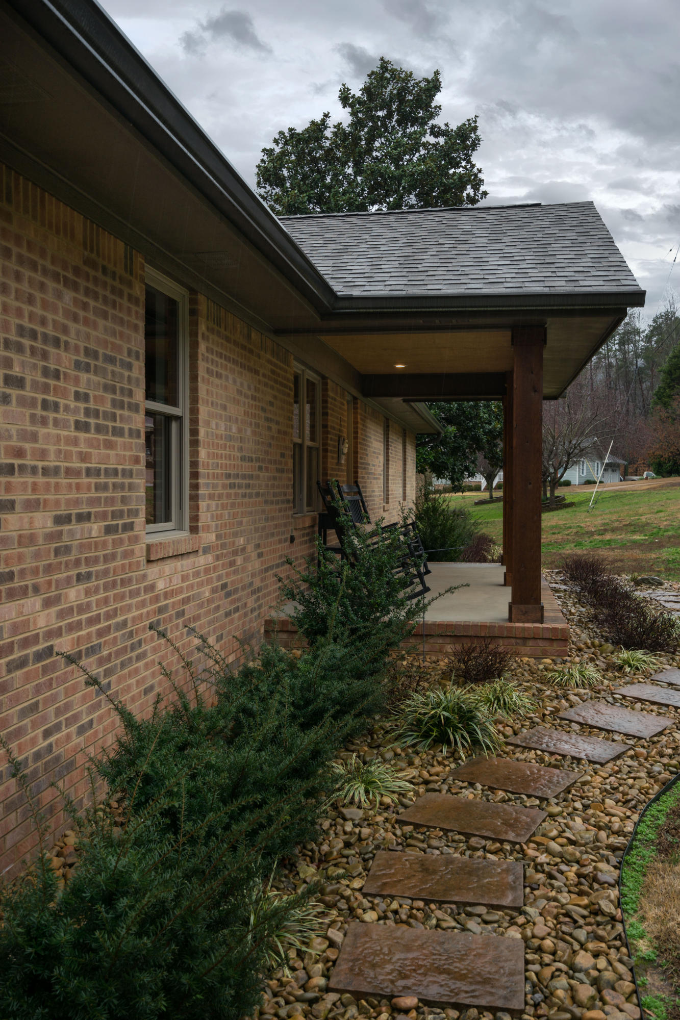 321 Timberline Circle Soddy Daisy, TN 37379 - Photo 4 of 29 Landscaping