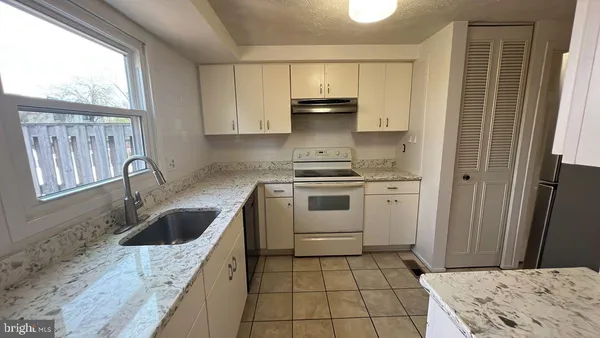 $2,100 | 154 Stonegate Drive, Frederick, MD 21702