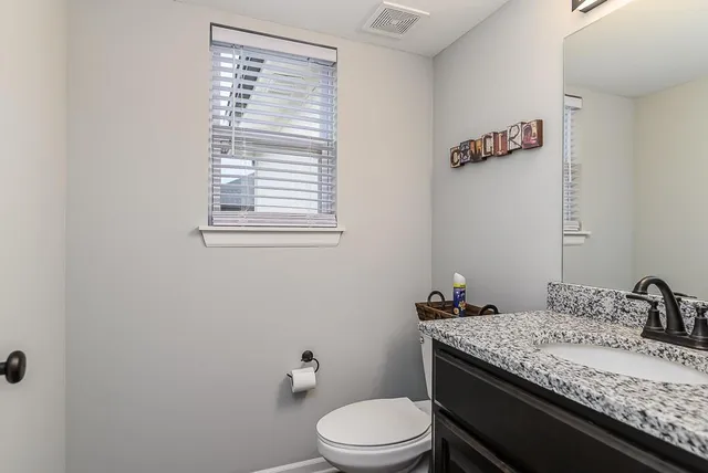 $399,950 | 949 North Cottonwood Court, Tonganoxie, KS 66086