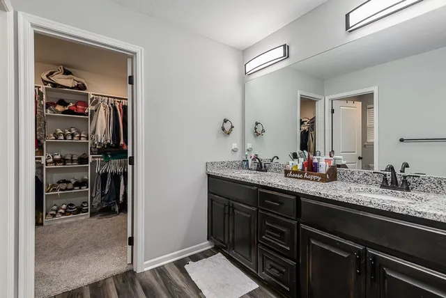 $399,950 | 949 North Cottonwood Court, Tonganoxie, KS 66086