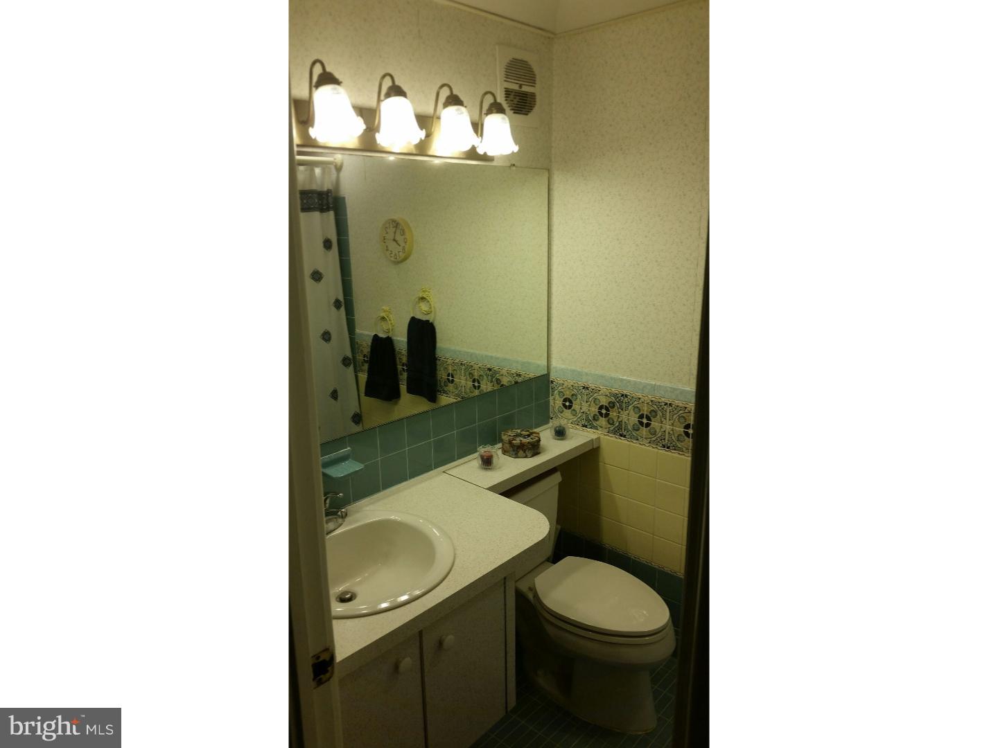 3416 Brookview Road Philadelphia, PA 19154 - Photo 14 of 22 Bathroom