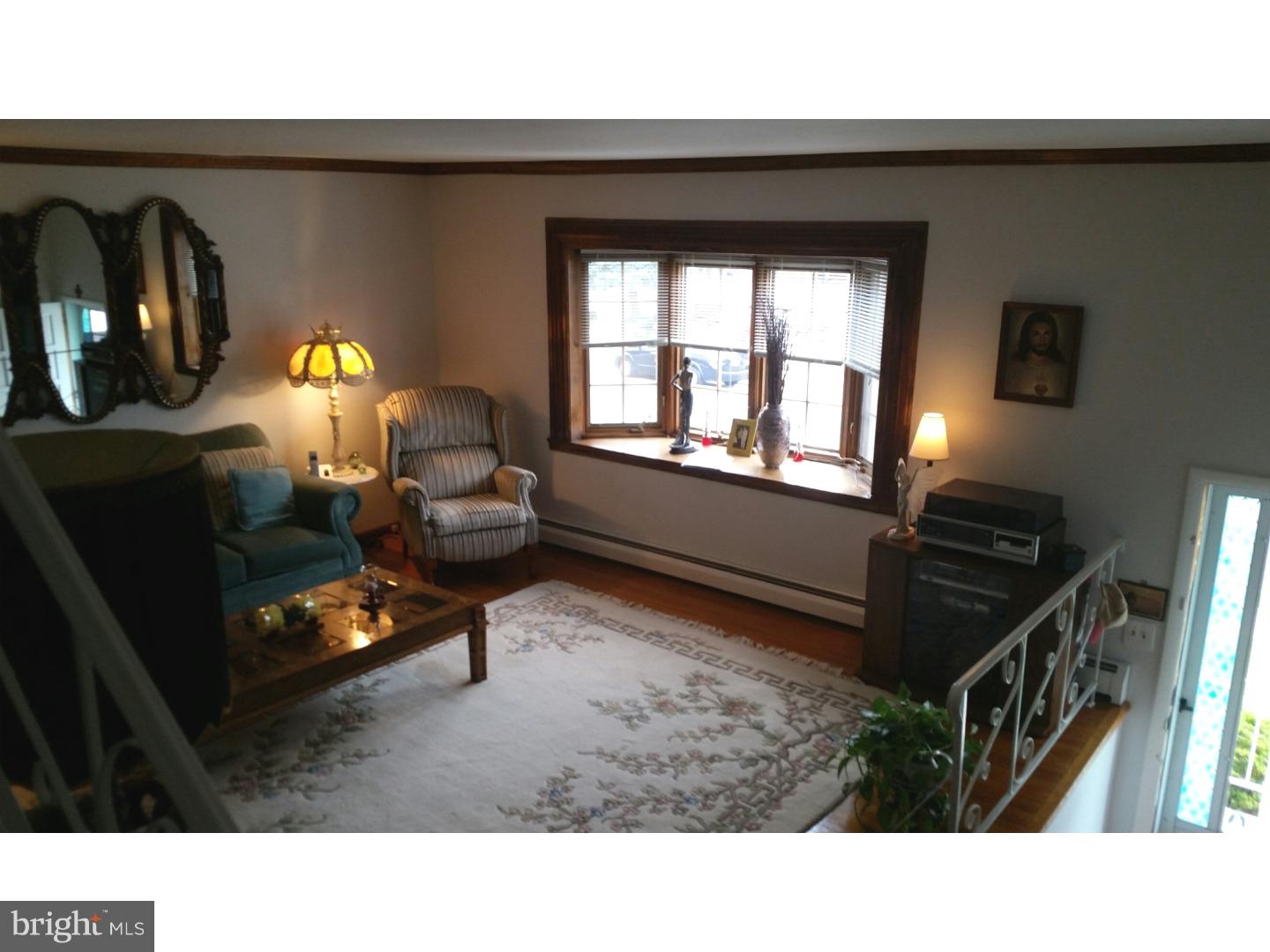 3416 Brookview Road Philadelphia, PA 19154 - Photo 4 of 22 Living Room