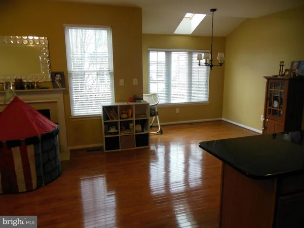 $3,350 | 25838 Norrington Square, Chantilly, VA 20152