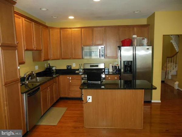 $3,350 | 25838 Norrington Square, Chantilly, VA 20152