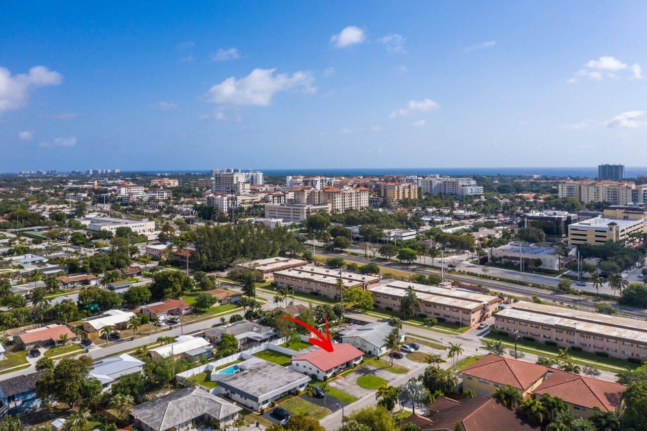 209 Southwest 6th Street, Unit 209 Boca Raton, FL 33432 - Photo 33 of 37 an aerial view of a city