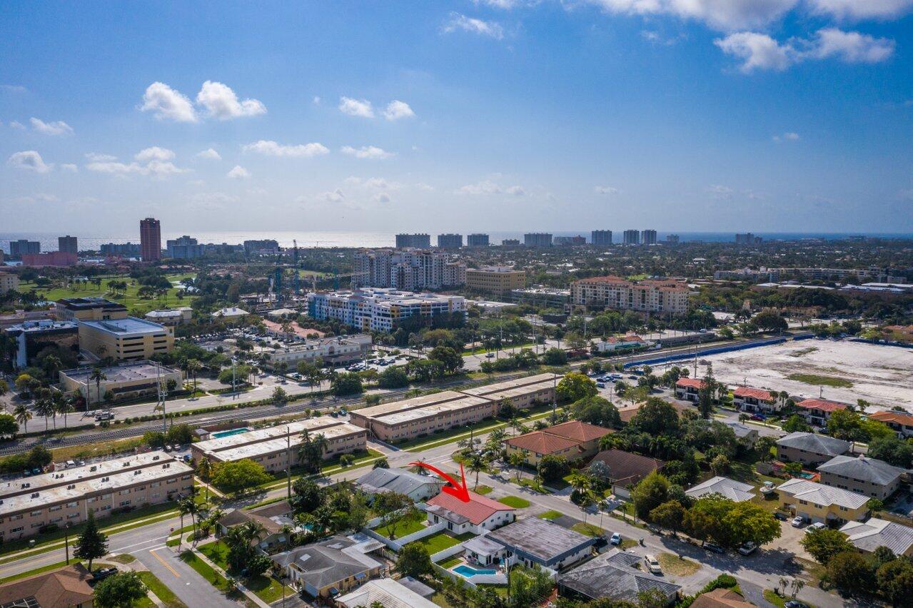 209 Southwest 6th Street, Unit 209 Boca Raton, FL 33432 - Photo 37 of 37 a view of a city