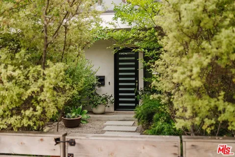$2,995,000 | 4063 Huron Avenue, Culver City, CA 90232