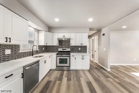 $549,000 | 701 McCandless Place, Linden, NJ 07036