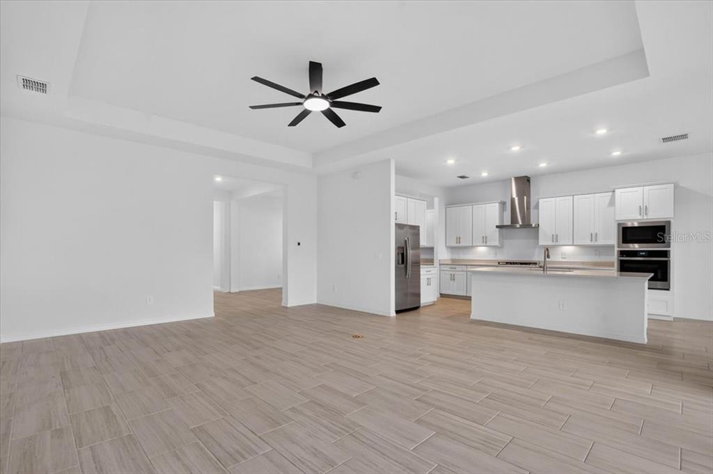 19219 Scallop Loop Lakewood Ranch, FL 34211 - Photo 5 of 27