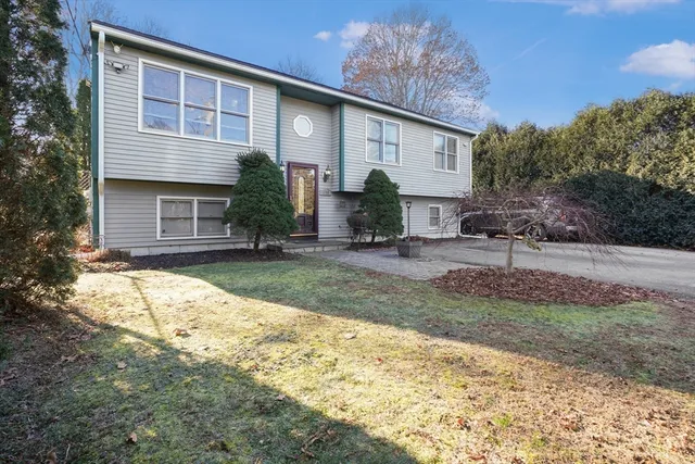$490,000 | 1396 Wilbur Avenue, Swansea, MA 02777
