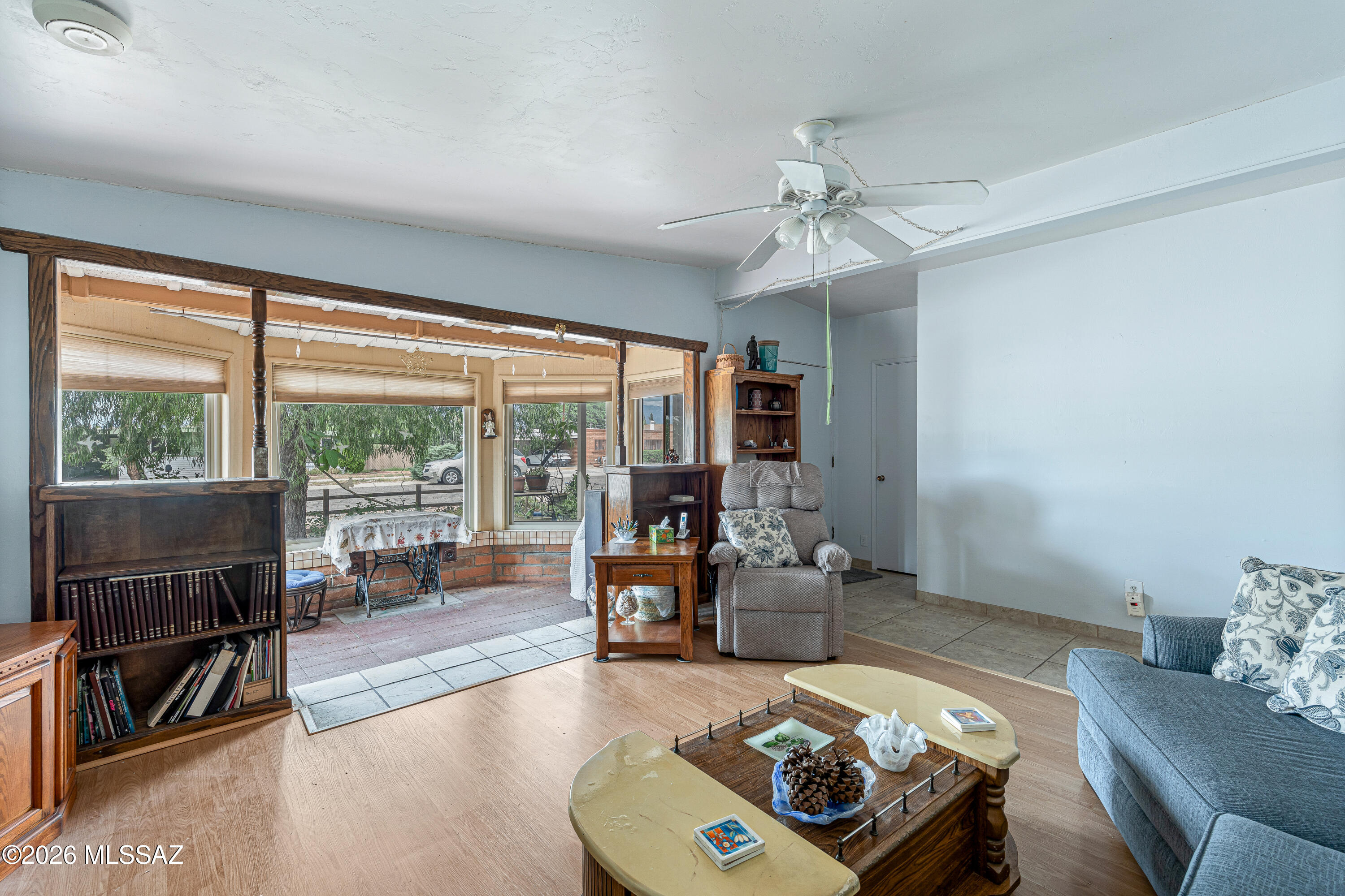 7324 East Random Ridge Drive Tucson, AZ 85710 - Photo 4 of 37 08-Living Area
