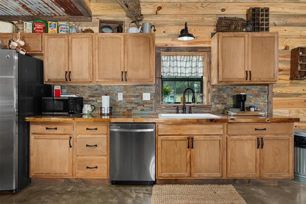 10220 Thornapple Road Oil City, LA 71061 - Photo 12 of 35