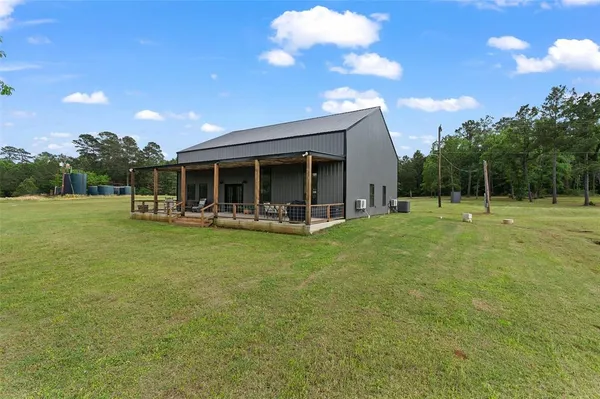 $750,000 | 10220 Thornapple Road, Oil City, LA 71061