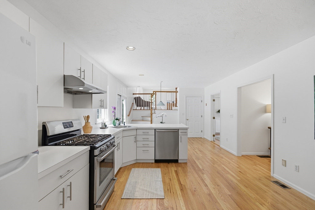 81 Parish Road Needham, MA 02494 - Photo 14 of 34