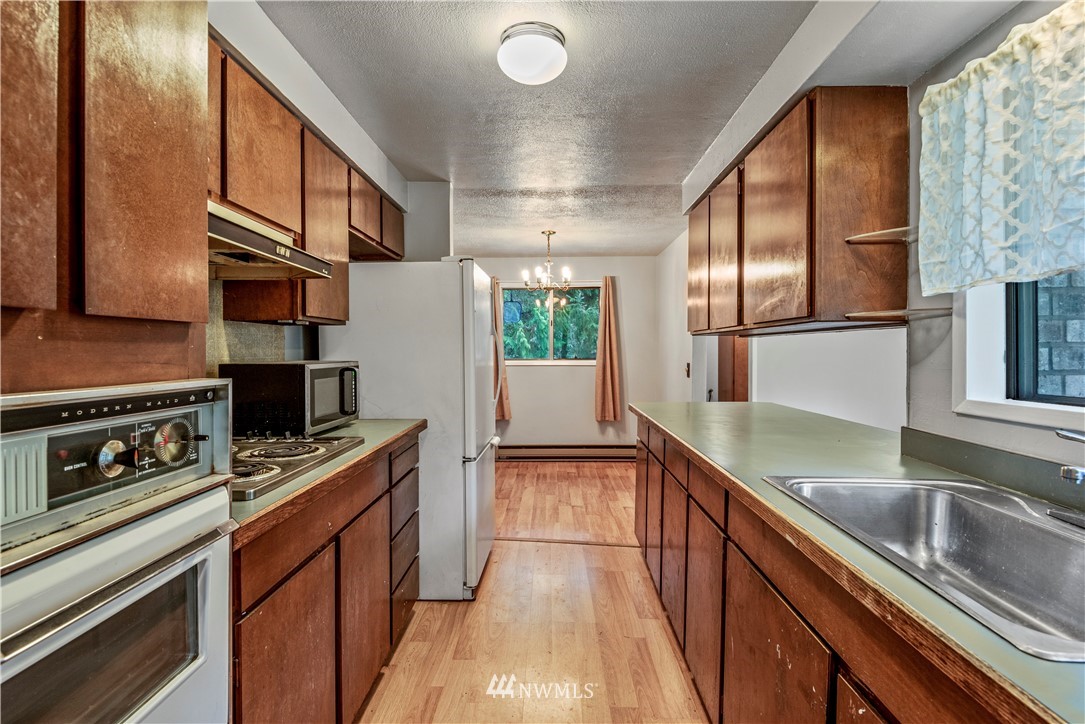 211 Clark Creek Road Longview, WA 98632 - Photo 2 of 20 Gallery Image 2