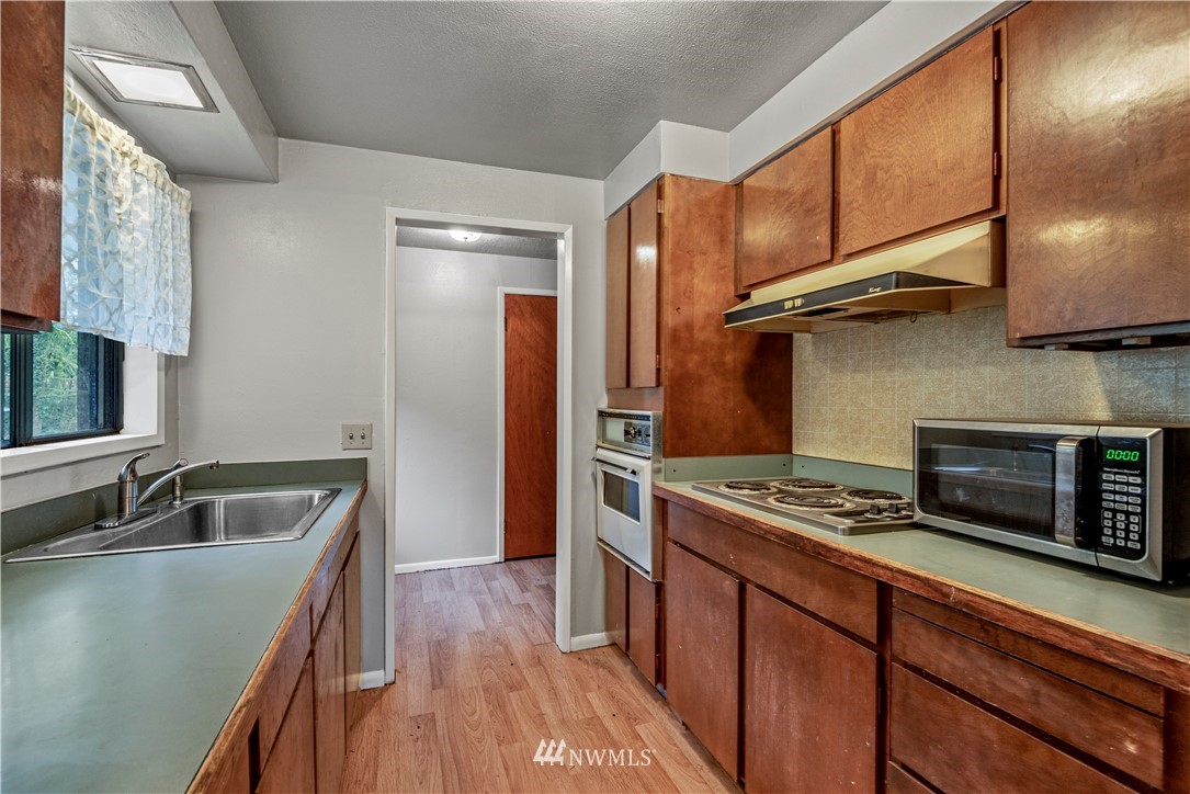 211 Clark Creek Road Longview, WA 98632 - Photo 3 of 20 Gallery Image 3