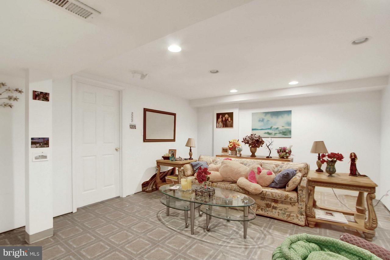 9504 Dawnvale Road Baltimore, MD 21236 - Photo 17 of 28 Basement