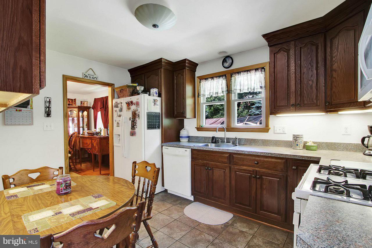 9504 Dawnvale Road Baltimore, MD 21236 - Photo 7 of 28 Kitchen