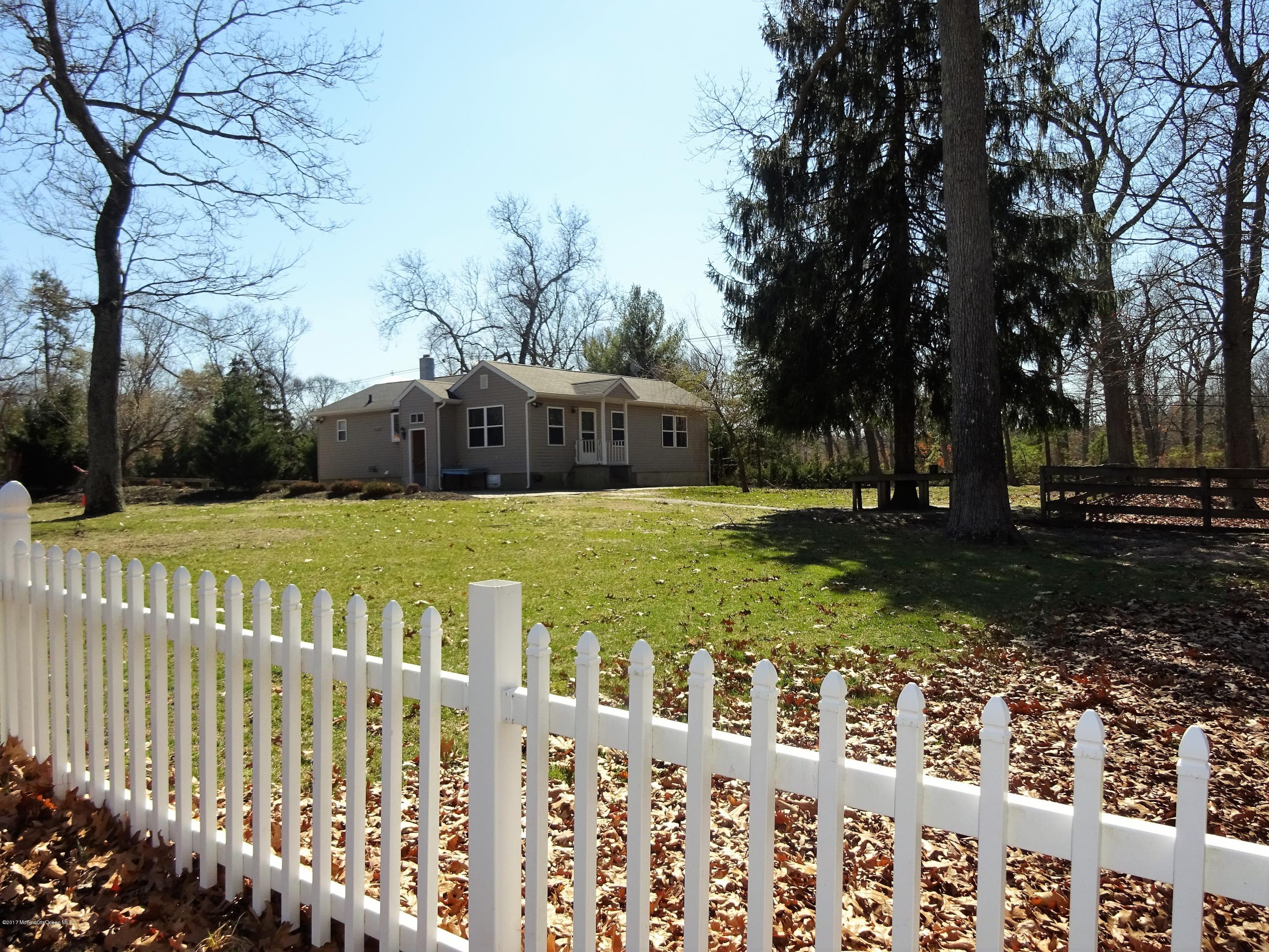 182 Lanes Pond Road Howell, NJ 07731 - Photo 3 of 32 DSC01181