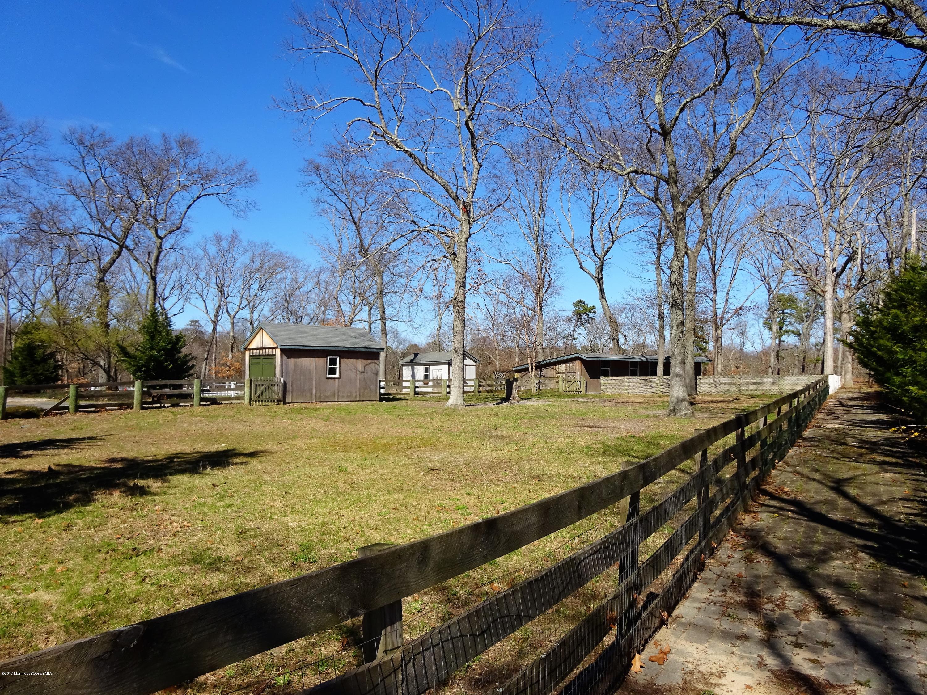 182 Lanes Pond Road Howell, NJ 07731 - Photo 5 of 32 DSC01194