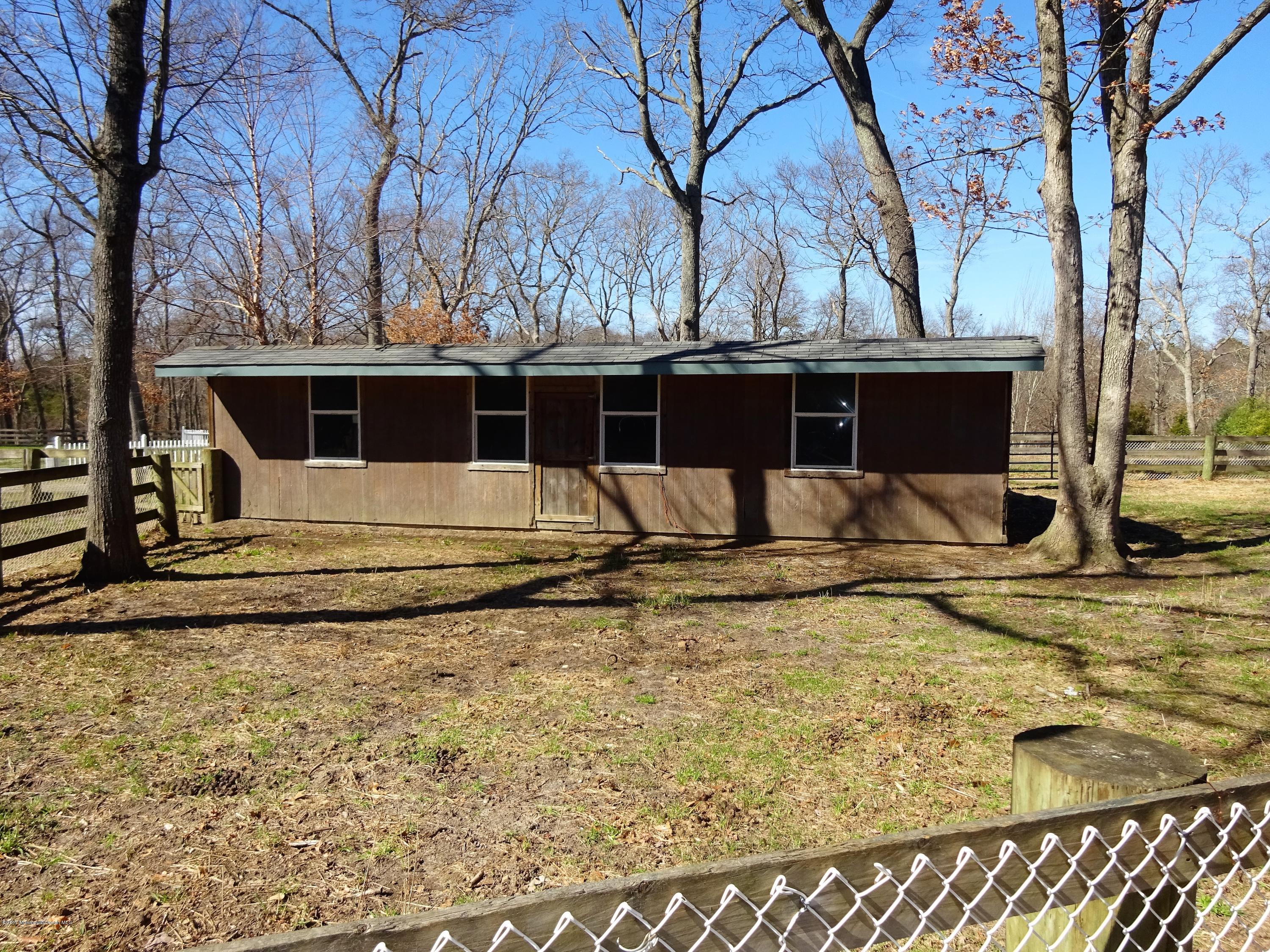182 Lanes Pond Road Howell, NJ 07731 - Photo 6 of 32 DSC01197