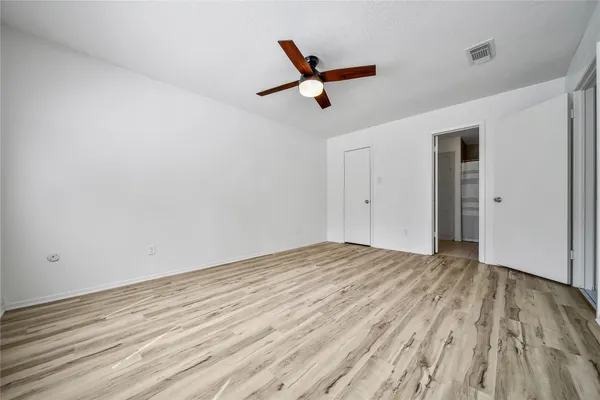 $2,000 | 26 Green Field Place, The Woodlands, TX 77380