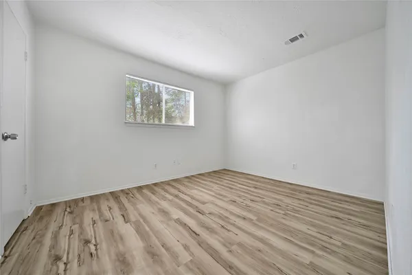 $2,000 | 26 Green Field Place, The Woodlands, TX 77380