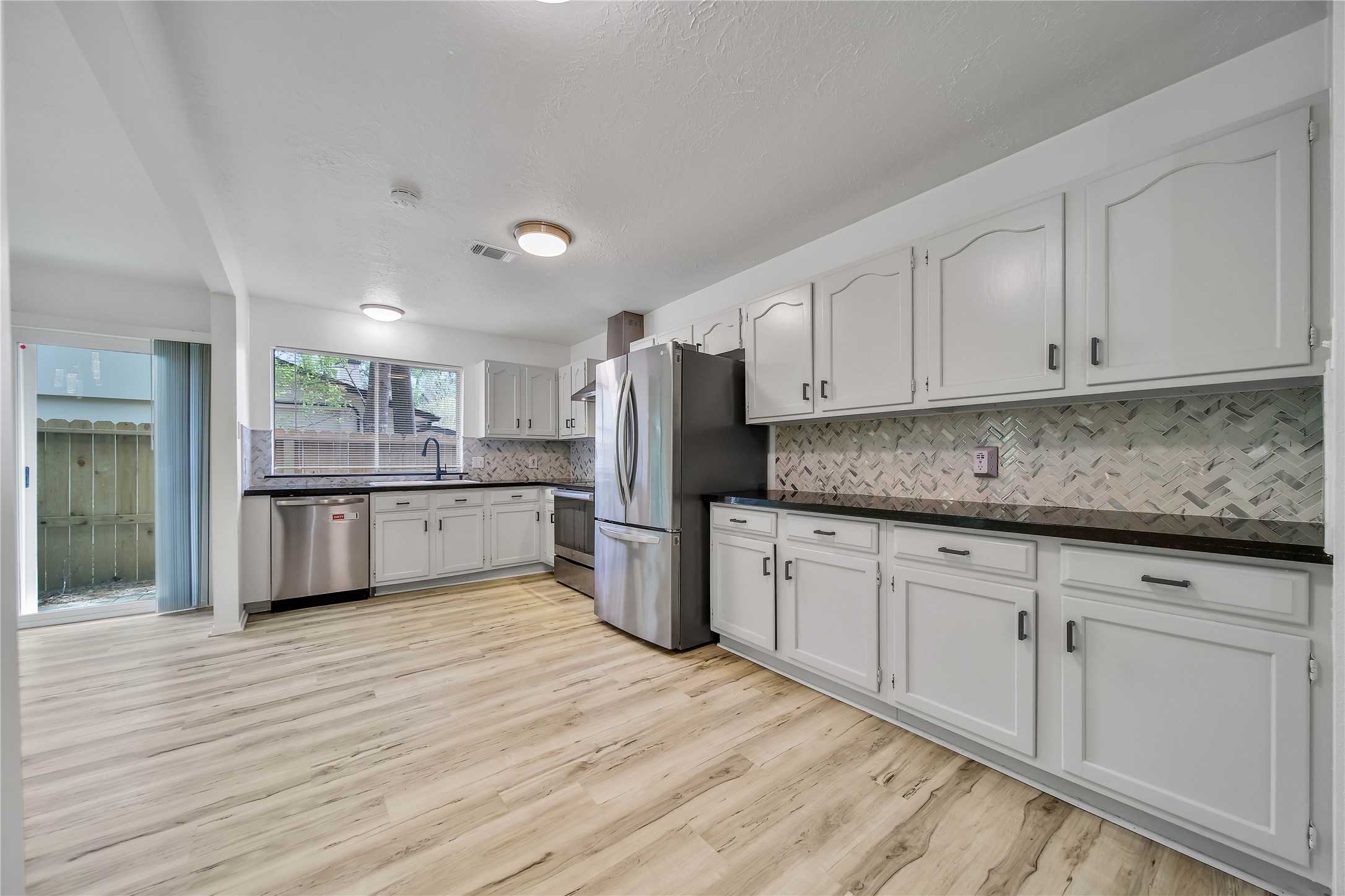 26 Green Field Place Spring, TX 77380 - Photo 8 of 18