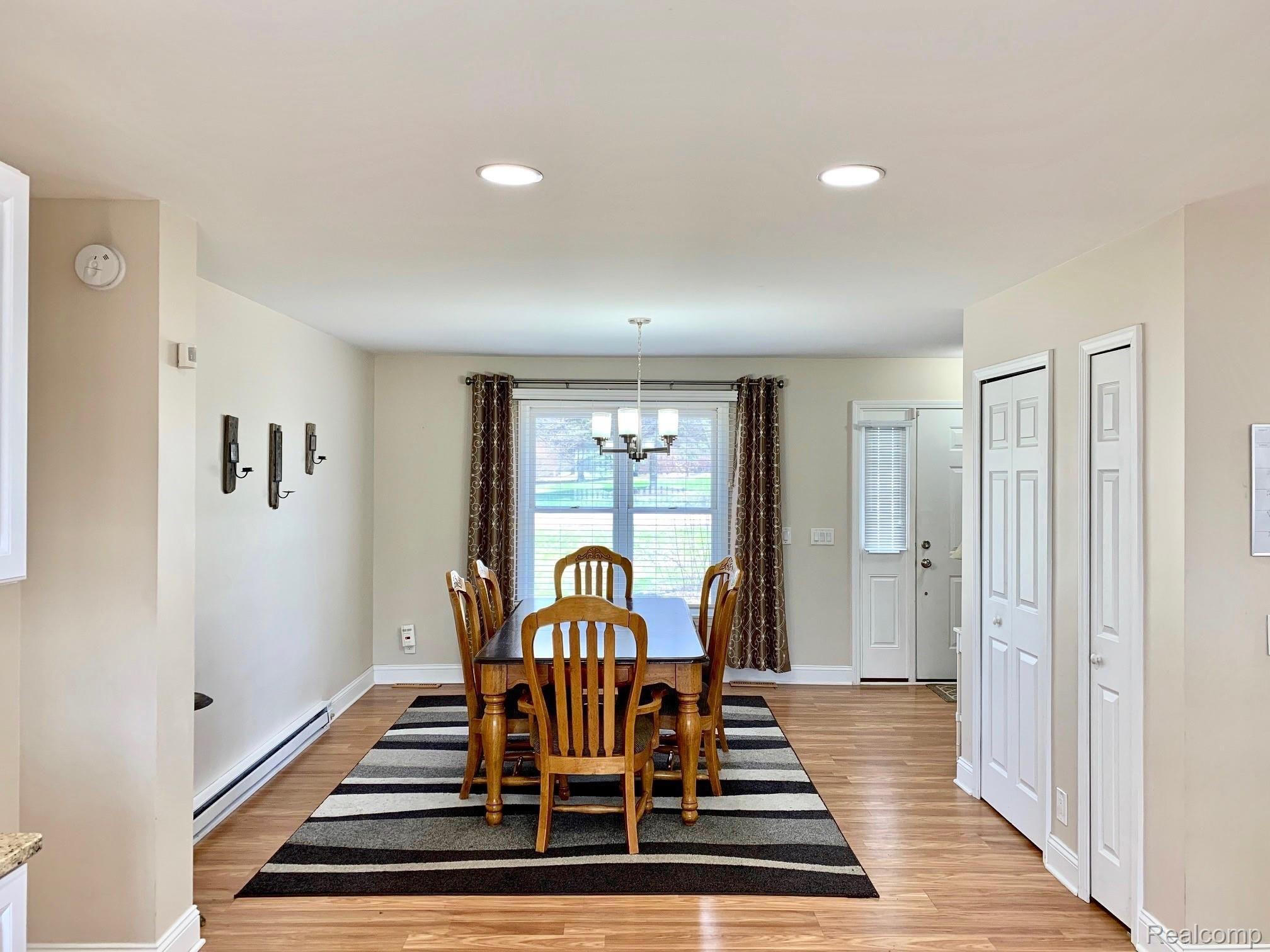 14114 Torrey Road Fenton, MI 48430 - Photo 34 of 82 diningroom.jpeg