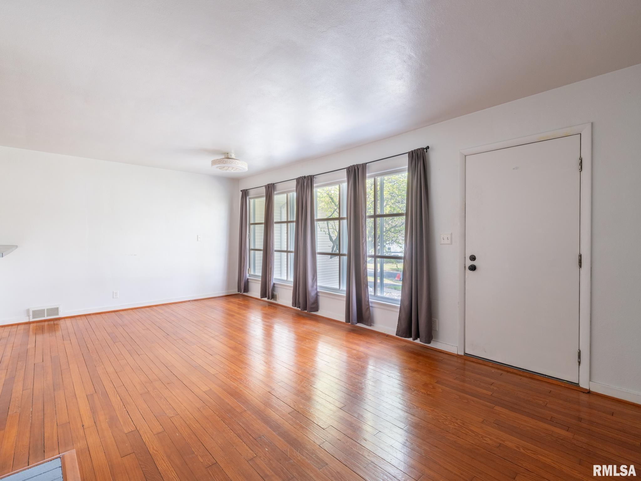 316 West Barrington Road Peoria, IL 61614 - Photo 6 of 58 Gallery Image 6