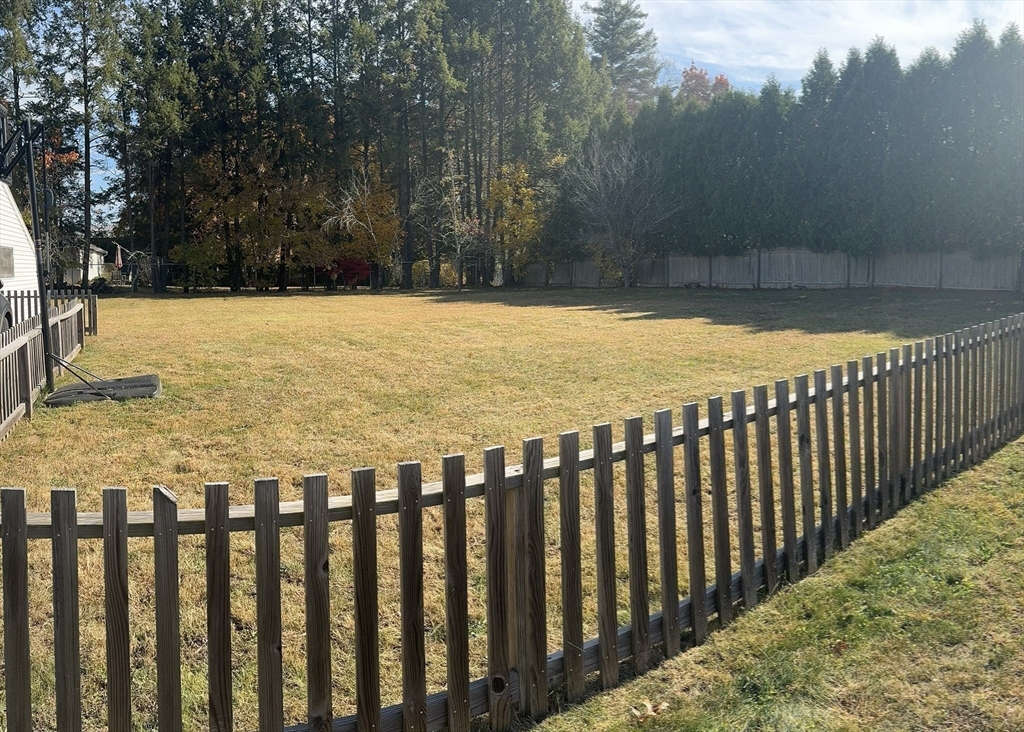 57 Rochford Circle Springfield, MA 01128 - Photo 23 of 25