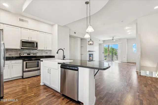 $1,949 | 6745 North 93RD Avenue, Unit 1133, Glendale, AZ 85305