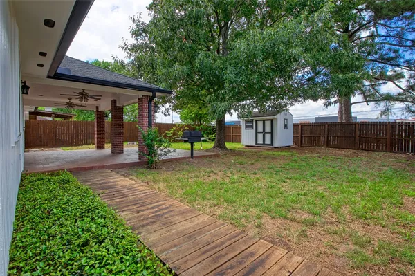 $298,000 | 7215 Oak Walk Drive, Humble, TX 77346