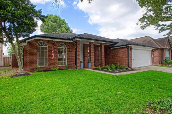 $298,000 | 7215 Oak Walk Drive, Humble, TX 77346