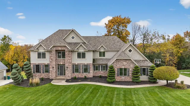 $1,200,000 | 910 Wicklow Lane Southwest, Rochester, MN 55902