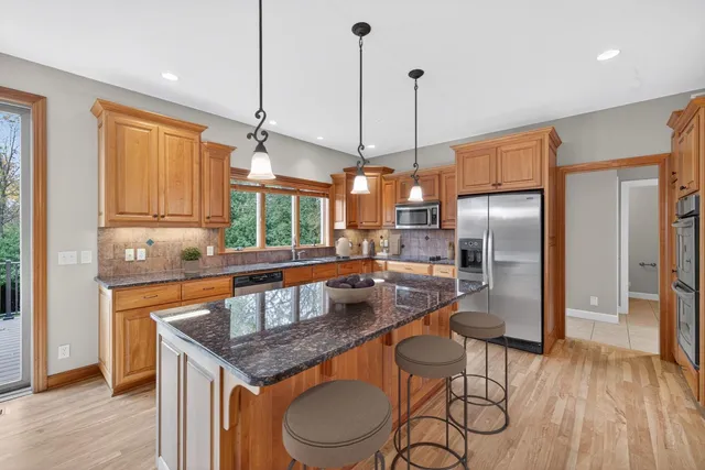 $1,200,000 | 910 Wicklow Lane Southwest, Rochester, MN 55902