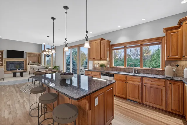 $1,200,000 | 910 Wicklow Lane Southwest, Rochester, MN 55902