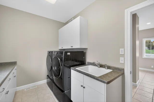 $1,200,000 | 910 Wicklow Lane Southwest, Rochester, MN 55902