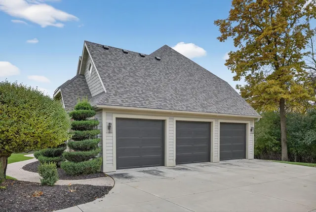 $1,200,000 | 910 Wicklow Lane Southwest, Rochester, MN 55902