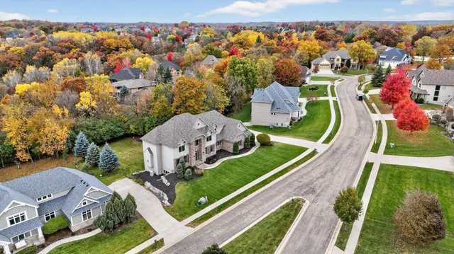 $1,200,000 | 910 Wicklow Lane Southwest, Rochester, MN 55902