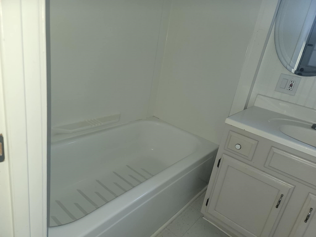 45 Main Street, Unit B Charlton, MA 01507 - Photo 5 of 7