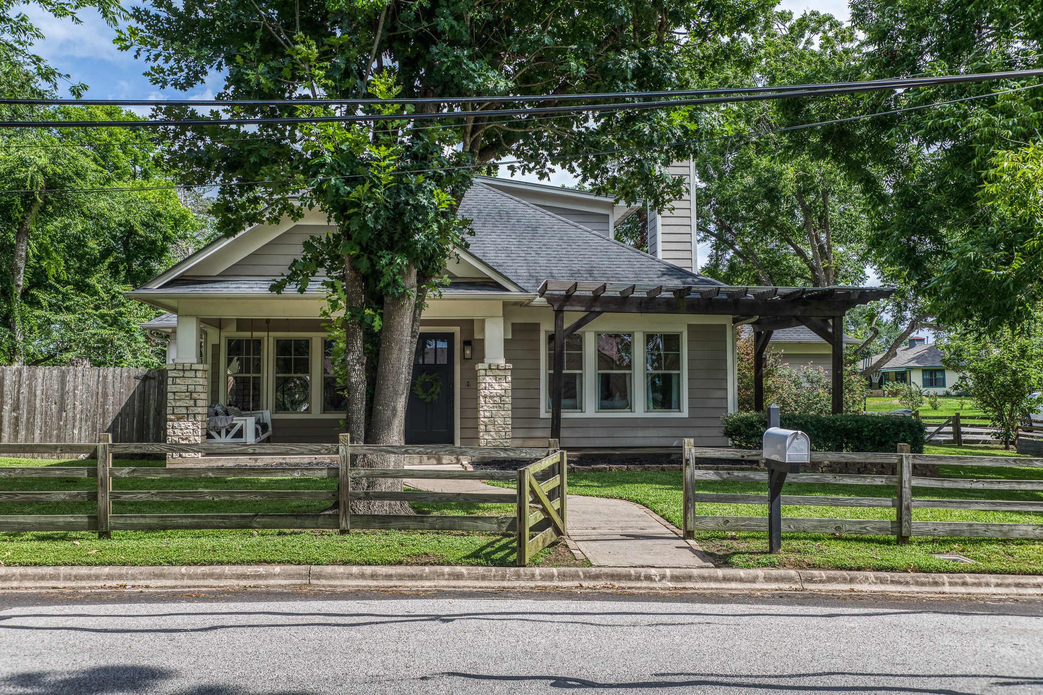 902 Matchett Street Brenham, TX 77833 - Photo 2 of 30